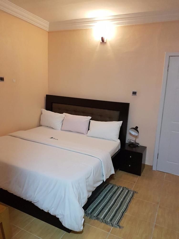 Hillside Gardens Ltd Hotel ลากอส ภายนอก รูปภาพ