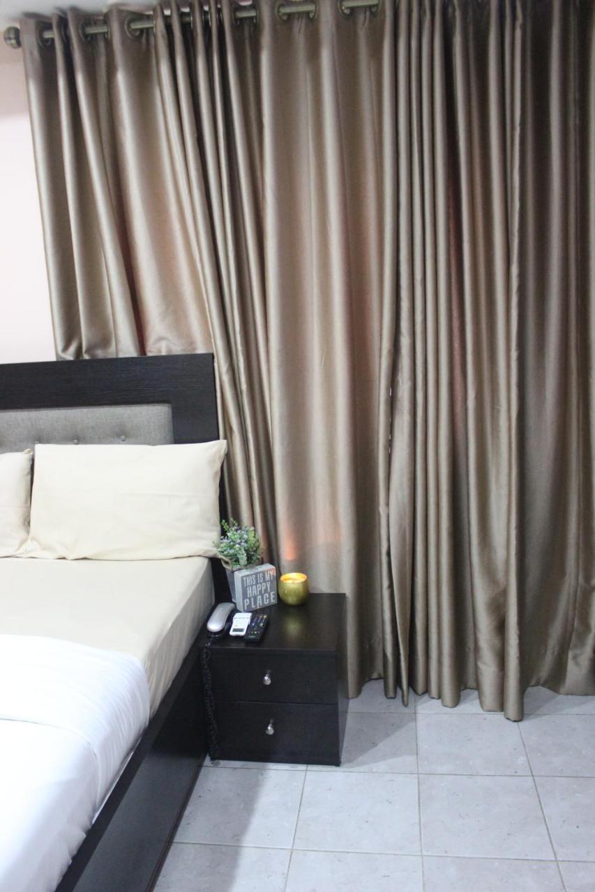 Hillside Gardens Ltd Hotel ลากอส ภายนอก รูปภาพ